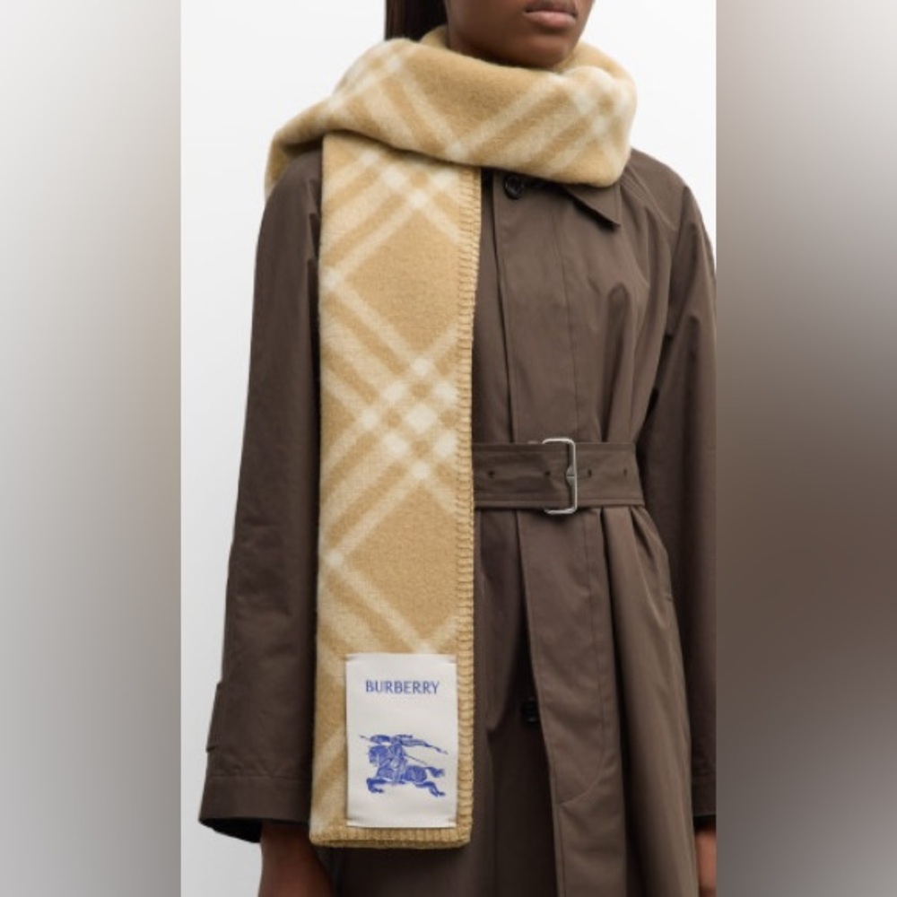BURBERRY AUTHENTIC WOOL SCARF